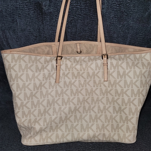 Michael Kors monogram tote - Picture 5 of 5